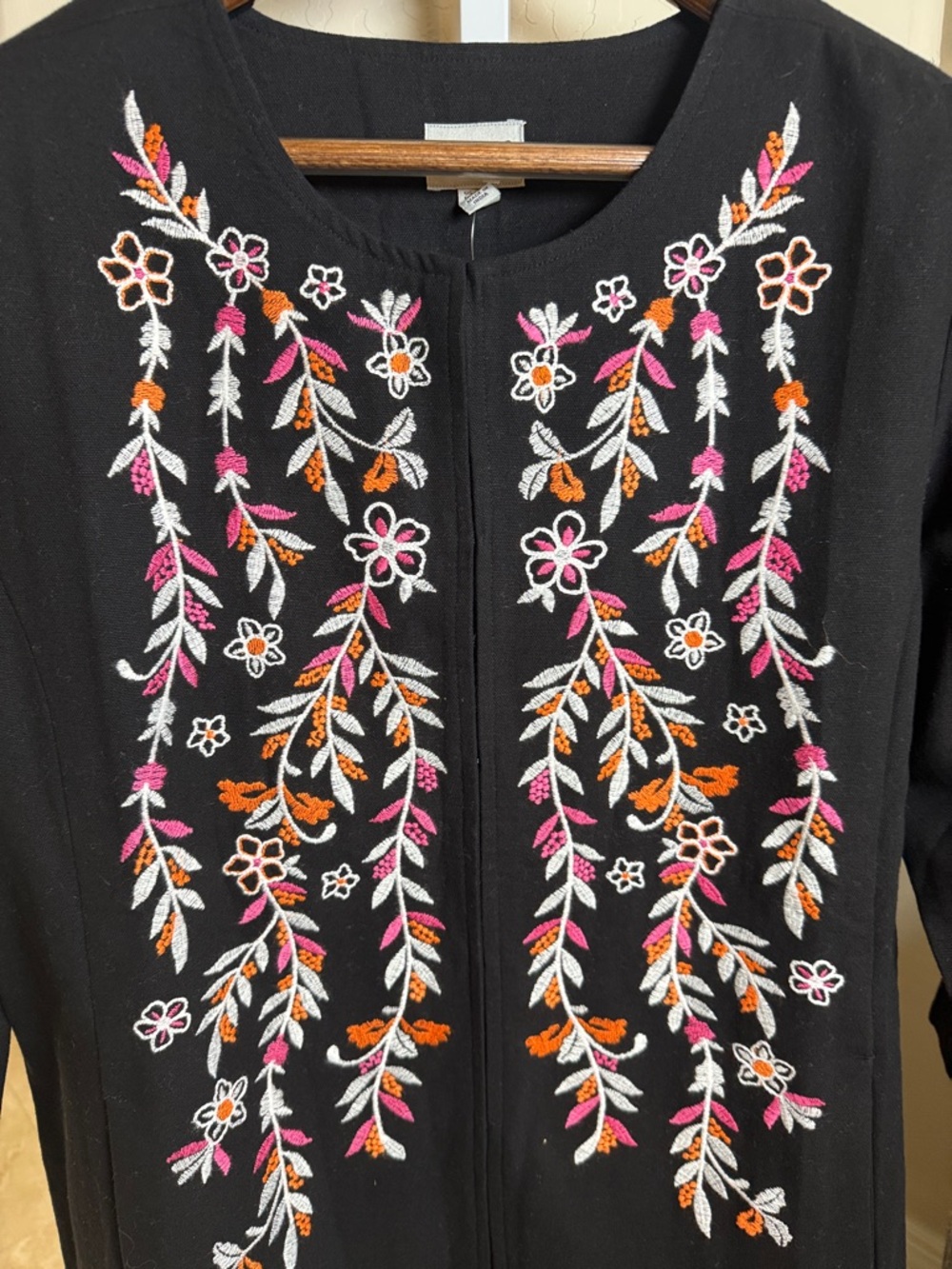 Susan Graver Black Embroidered Tunic Jacket with Pockets SZ LG - Picture 4 of 12